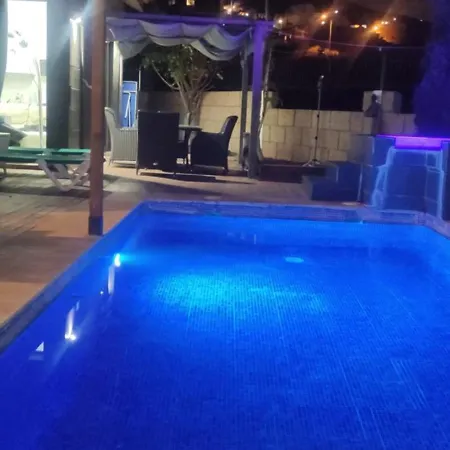 Villa Luxury Sea Views Heated Pool Private Jacuzzi Wifi Bbq Parking Tennis Court Candelaria