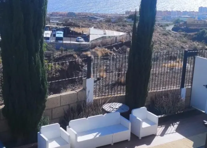 Luxury Sea Views Heated Pool Private Jacuzzi Wifi Bbq Parking Tennis Court