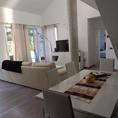 Luxury Sea Views Heated Pool Private Jacuzzi Wifi Bbq Parking Tennis Court *