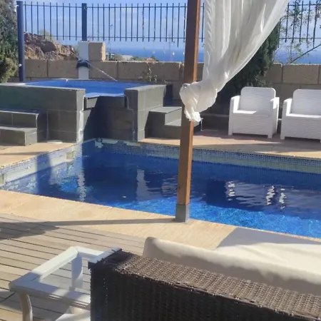 Luxury Sea Views Heated Pool Private Jacuzzi Wifi Bbq Parking Tennis Court *