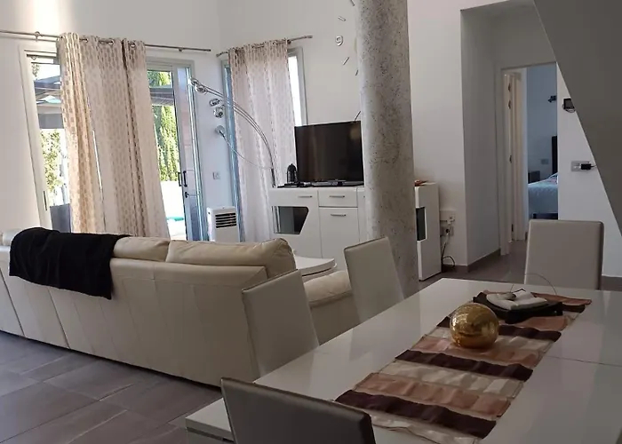Luxury Sea Views Heated Pool Private Jacuzzi Wifi Bbq Parking Tennis Court *