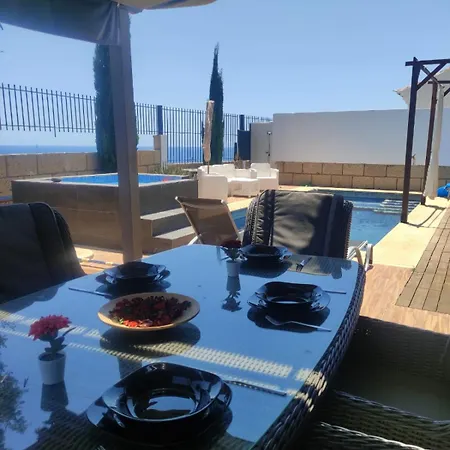 Luxury Sea Views Heated Pool Private Jacuzzi Wifi Bbq Parking Tennis Court Βίλα *