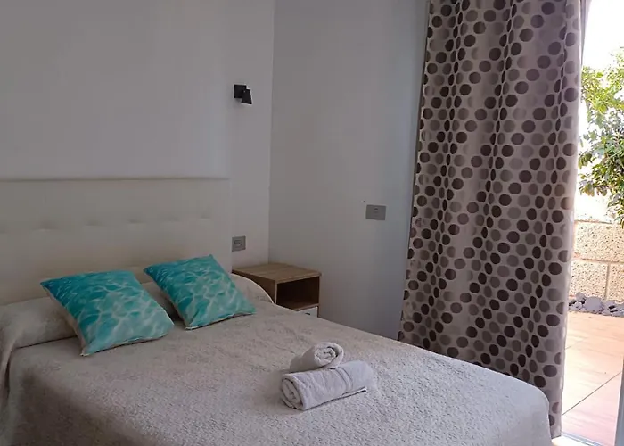 Villa Luxury Sea Views Heated Pool Private Jacuzzi Wifi Bbq Parking Tennis Court