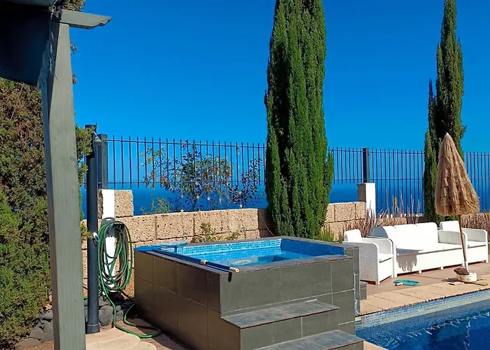 Luxury Sea Views Heated Pool Private Jacuzzi Wifi Bbq Parking Tennis Court Villa *