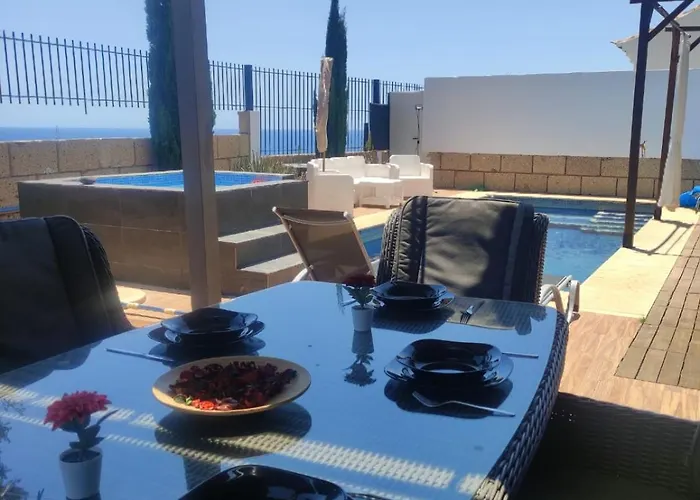 Luxury Sea Views Heated Pool Private Jacuzzi Wifi Bbq Parking Tennis Court Villa *