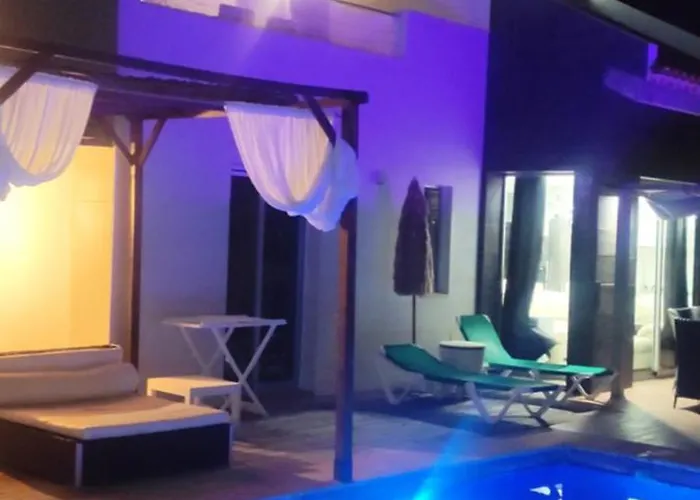 Luxury Sea Views Heated Pool Private Jacuzzi Wifi Bbq Parking Tennis Court Villa